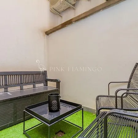 Pink Flamingo : Central Base * Budapest