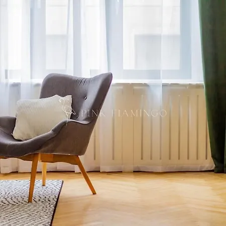 Pink Flamingo : Central Base Apartment Budapest