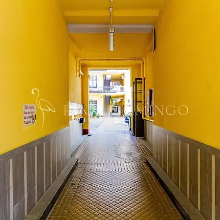 Pink Flamingo : Central Base Apartment *